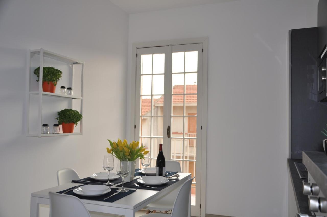 Apartment Petals