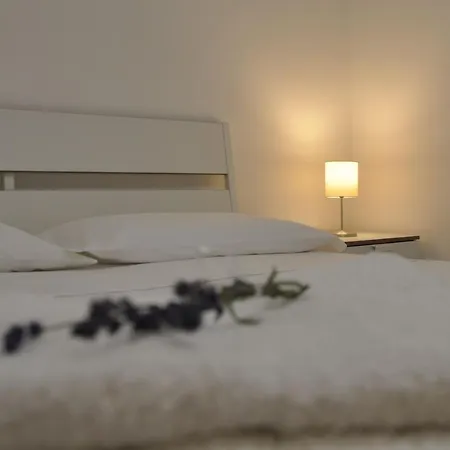 Petals Casa Vacanze Marina di Ragusa Buitenkant foto
